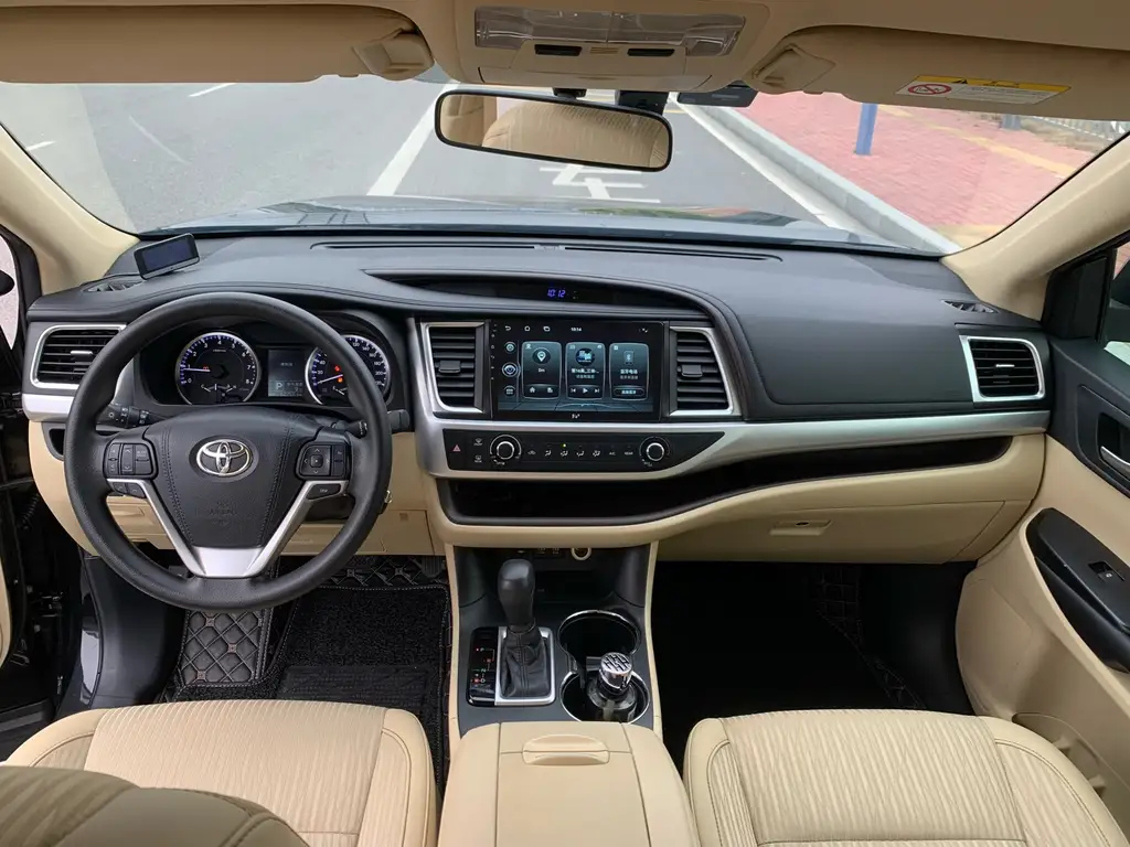 TOYOTA HIGHLANDER 2020