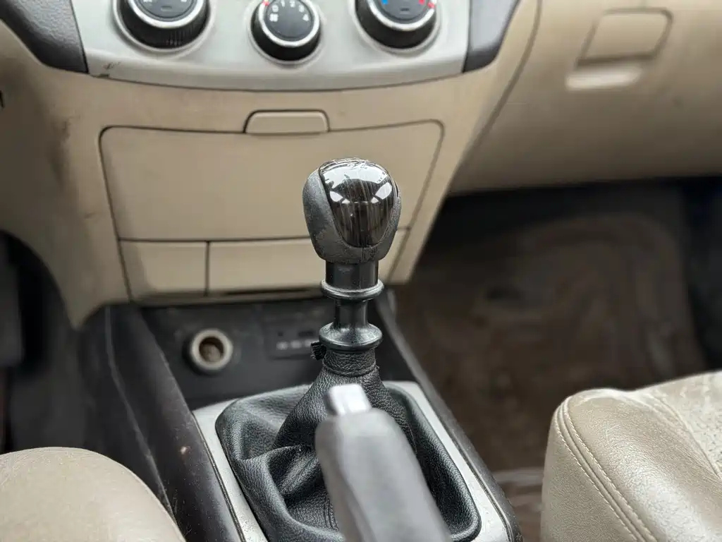 HYUNDAI CELESTA 2011
