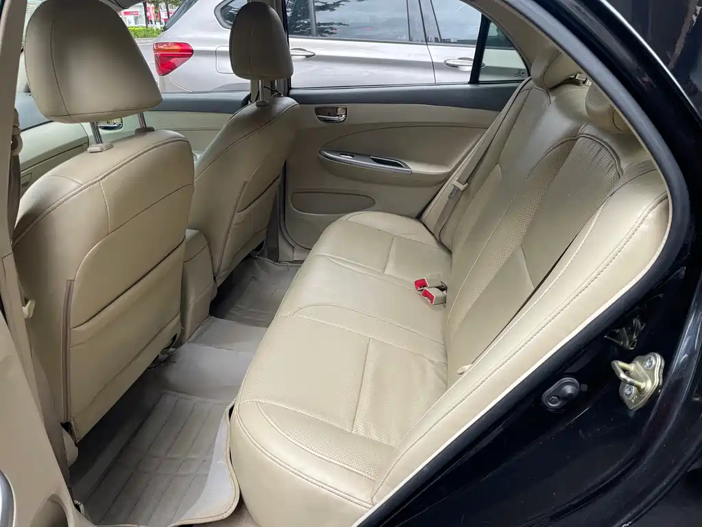 BYD L3 2012