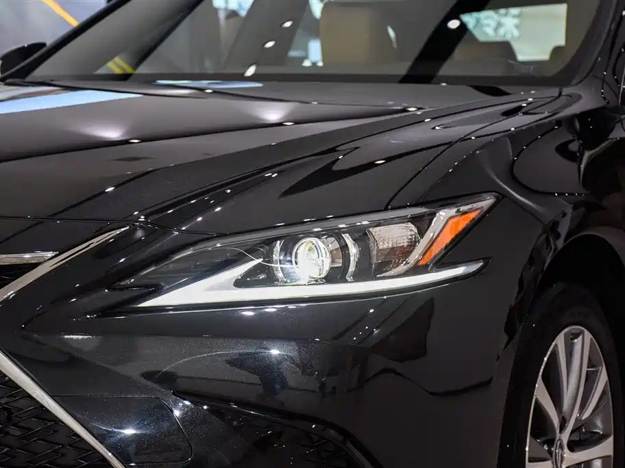 LEXUS ES 2021