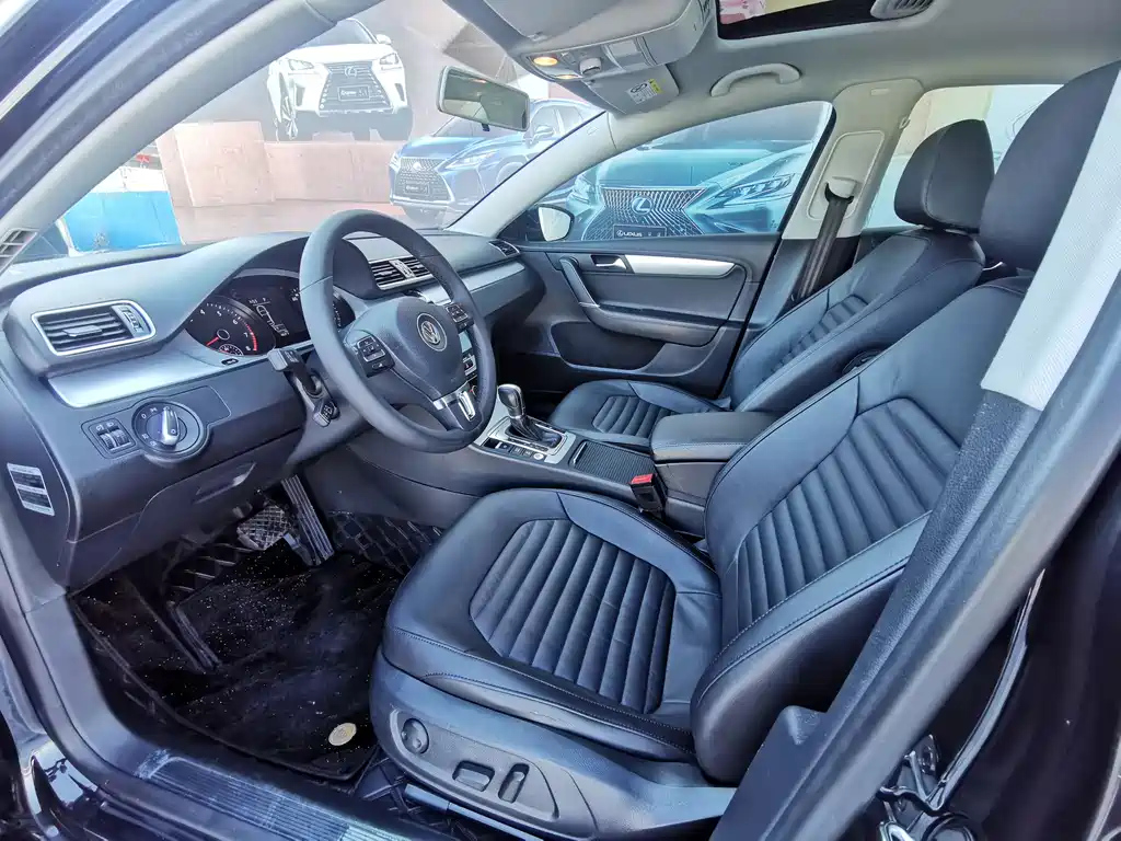 VOLKSWAGEN MAGOTAN 2016
