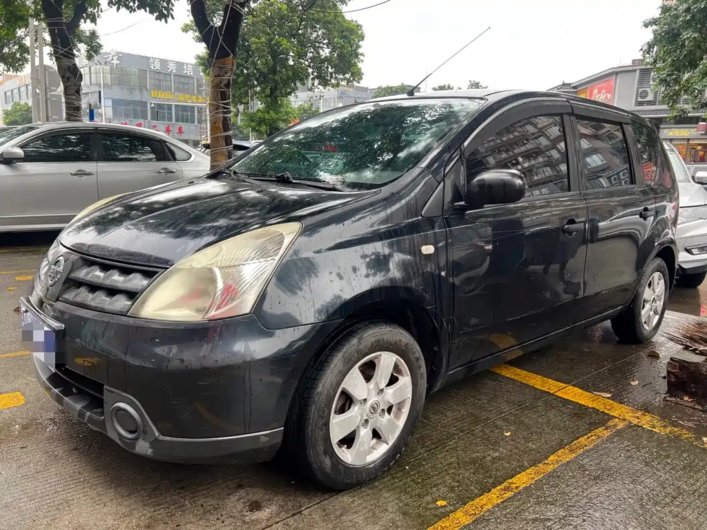 NISSAN LIVINA 2008