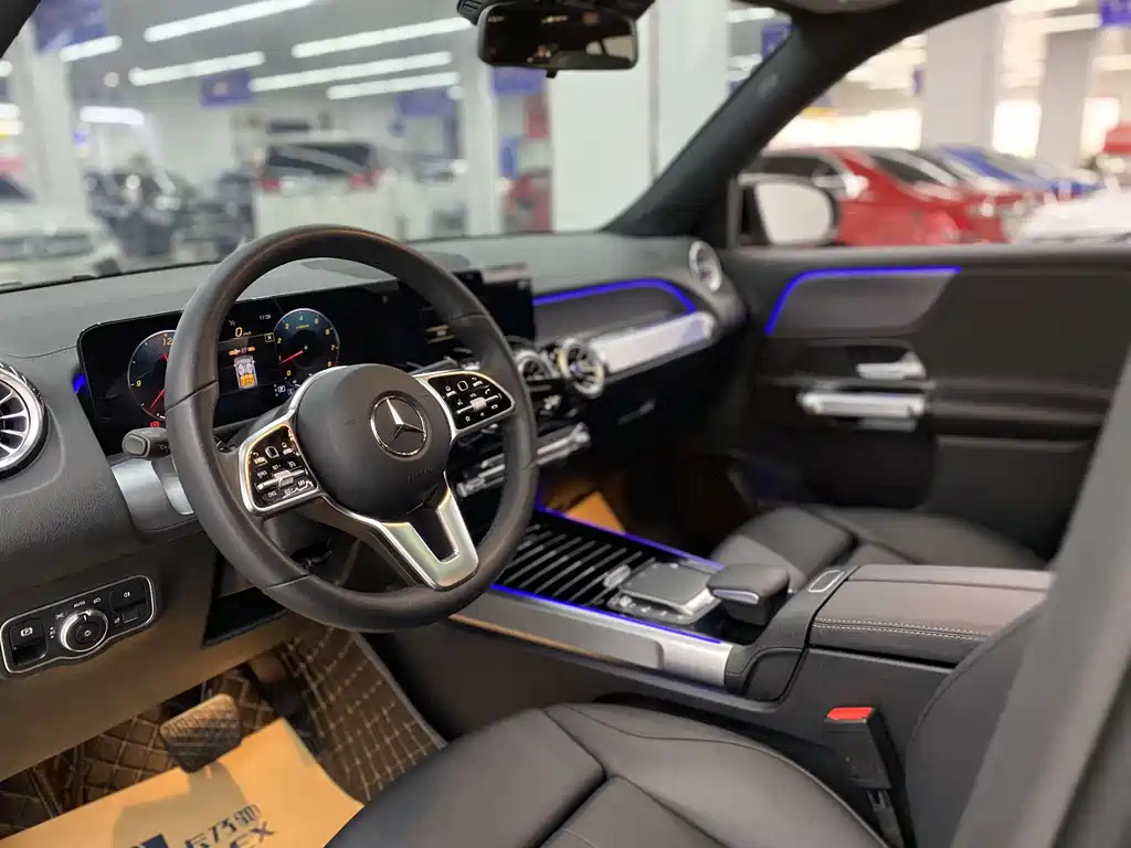 MERCEDES BENZ GLB 2021