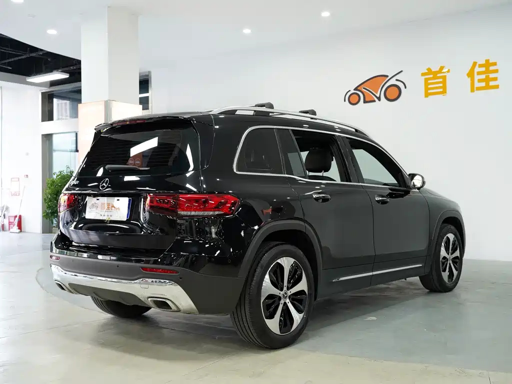 MERCEDES BENZ GLB 2021
