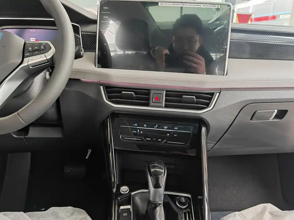 VOLKSWAGEN TAYRON 2024