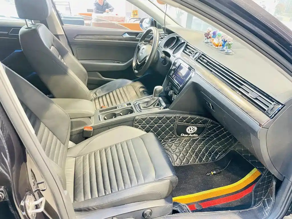 VOLKSWAGEN MAGOTAN 2020