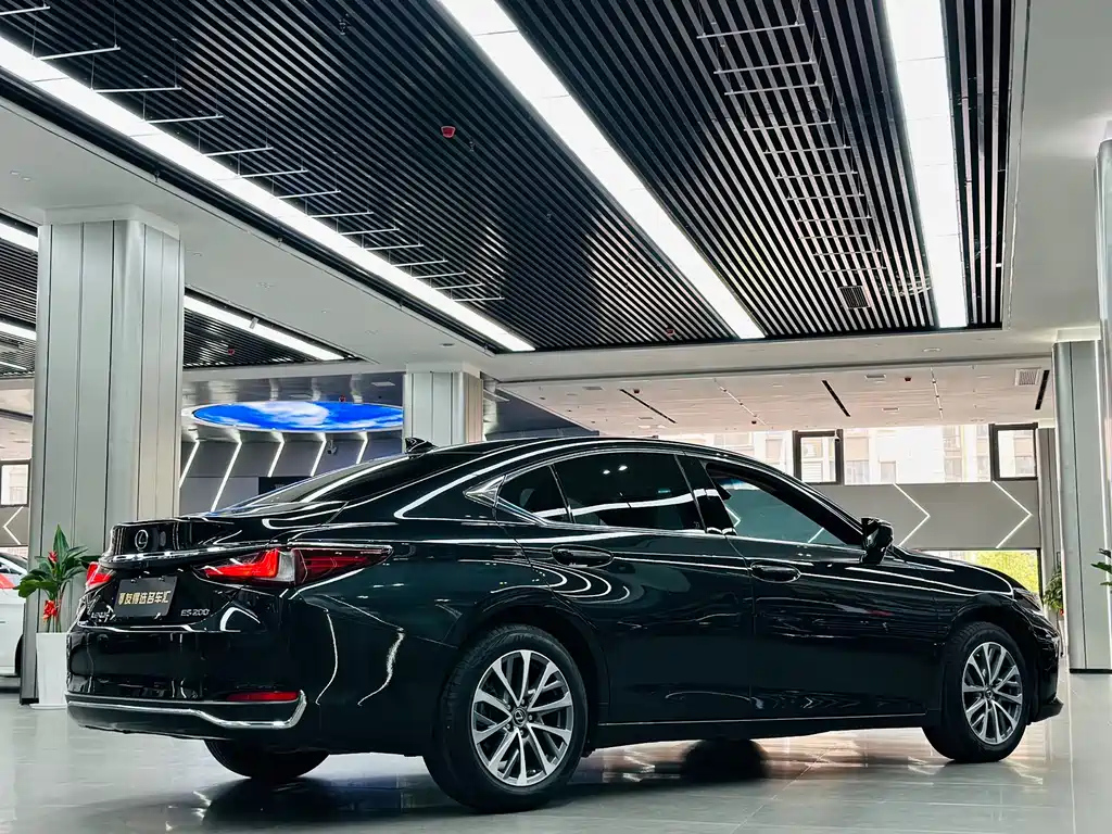 LEXUS ES 2022