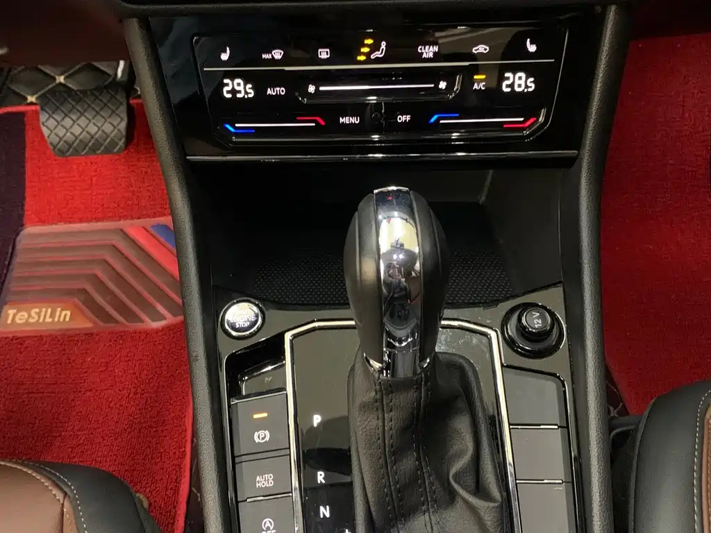 VOLKSWAGEN LAVIDA 2020