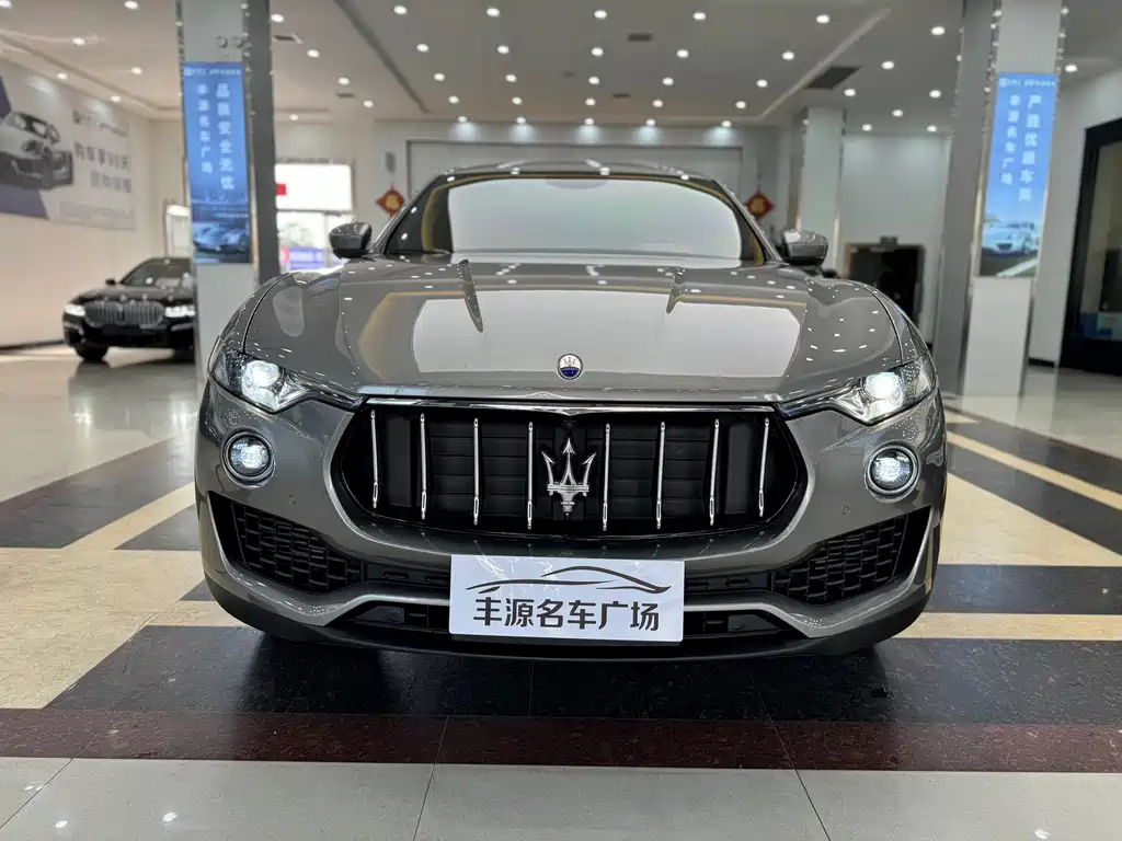 MASERATI LEVANTE 2021