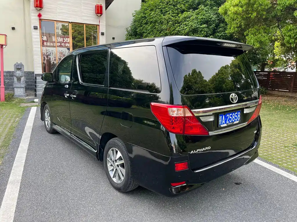 TOYOTA ALPHARD 2012