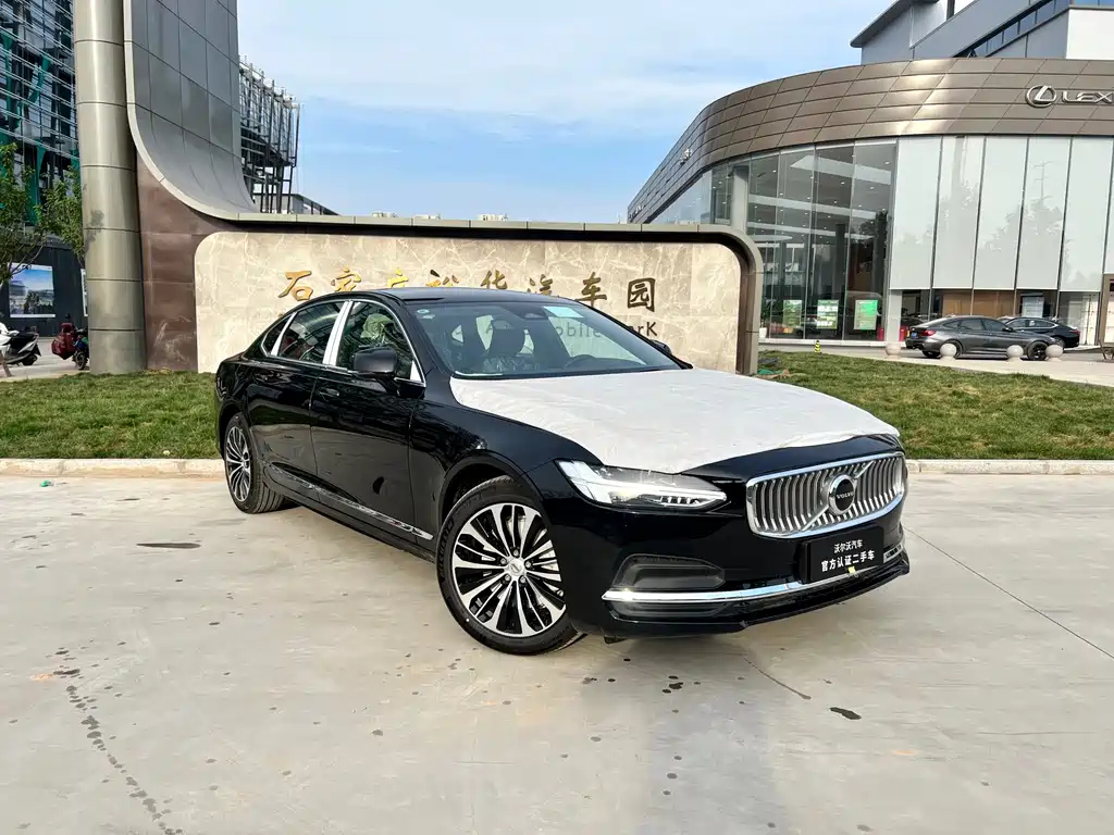 VOLVO S90 2024