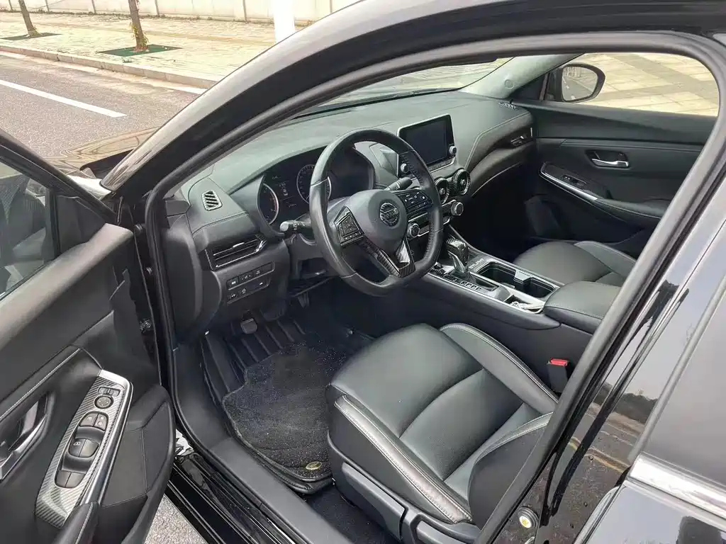 NISSAN SYLPHY 2020