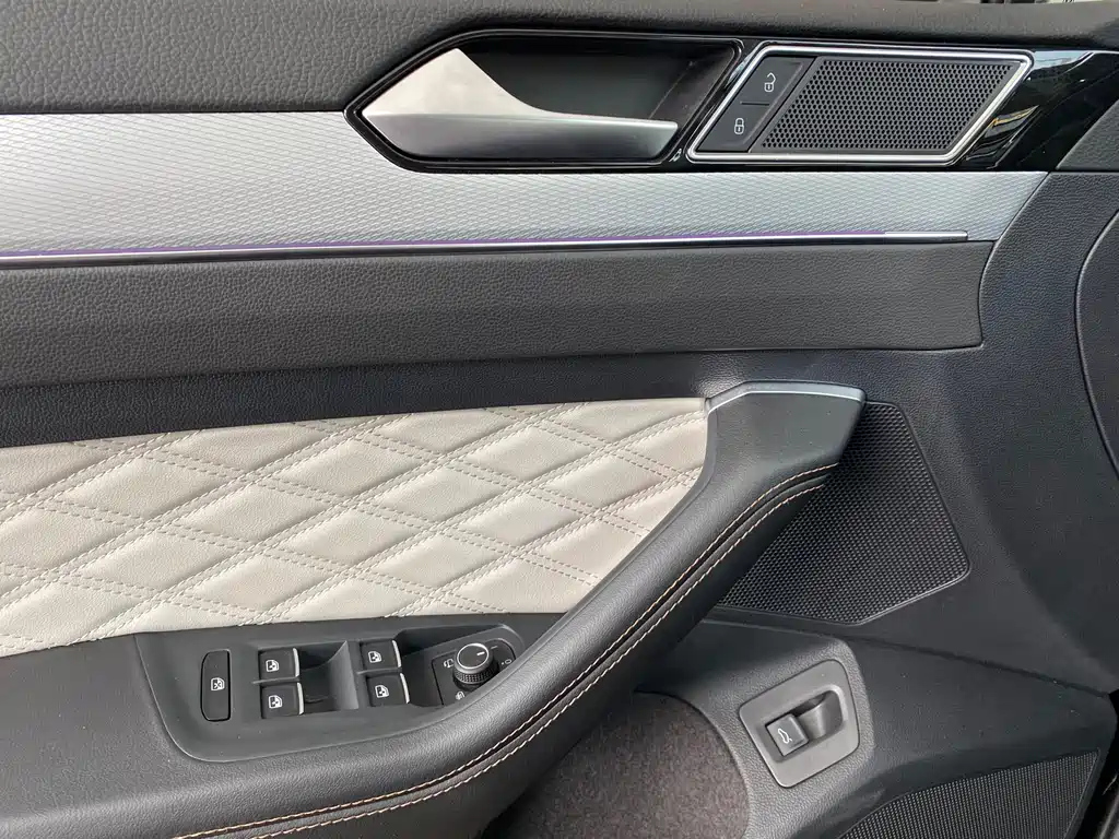 VOLKSWAGEN MAGOTAN 2024