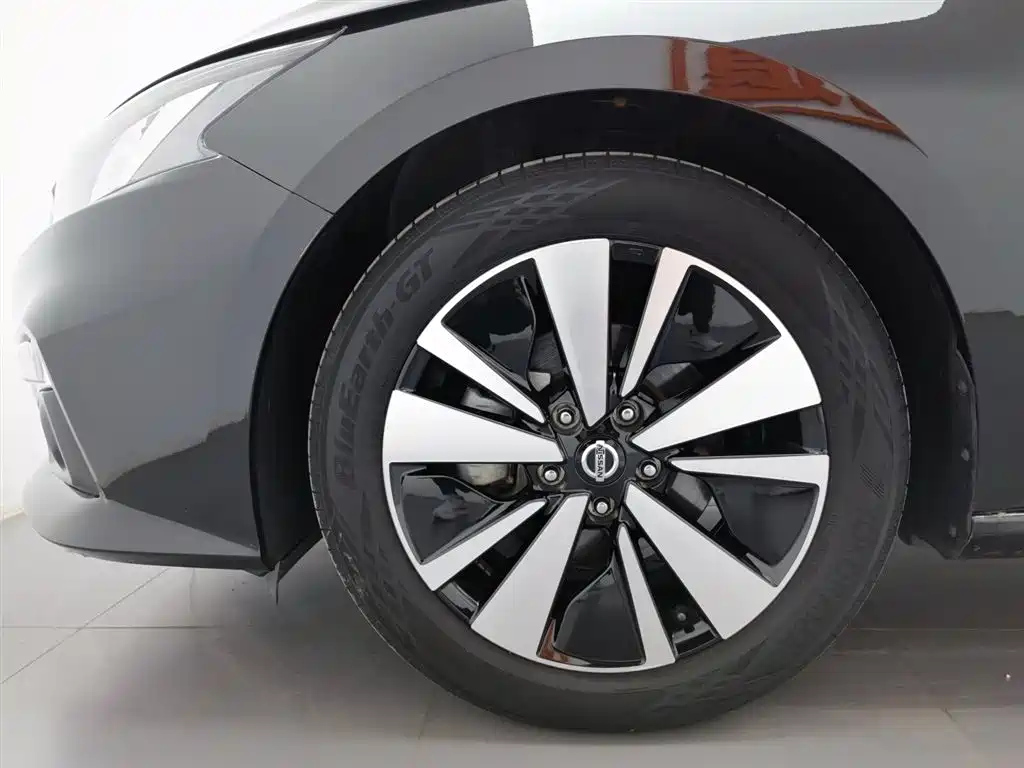 NISSAN TEANA 2019