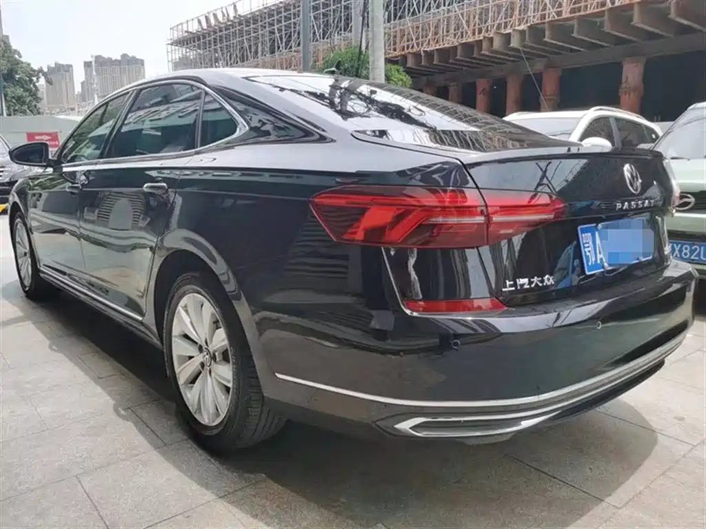 VOLKSWAGEN PASSAT 2021
