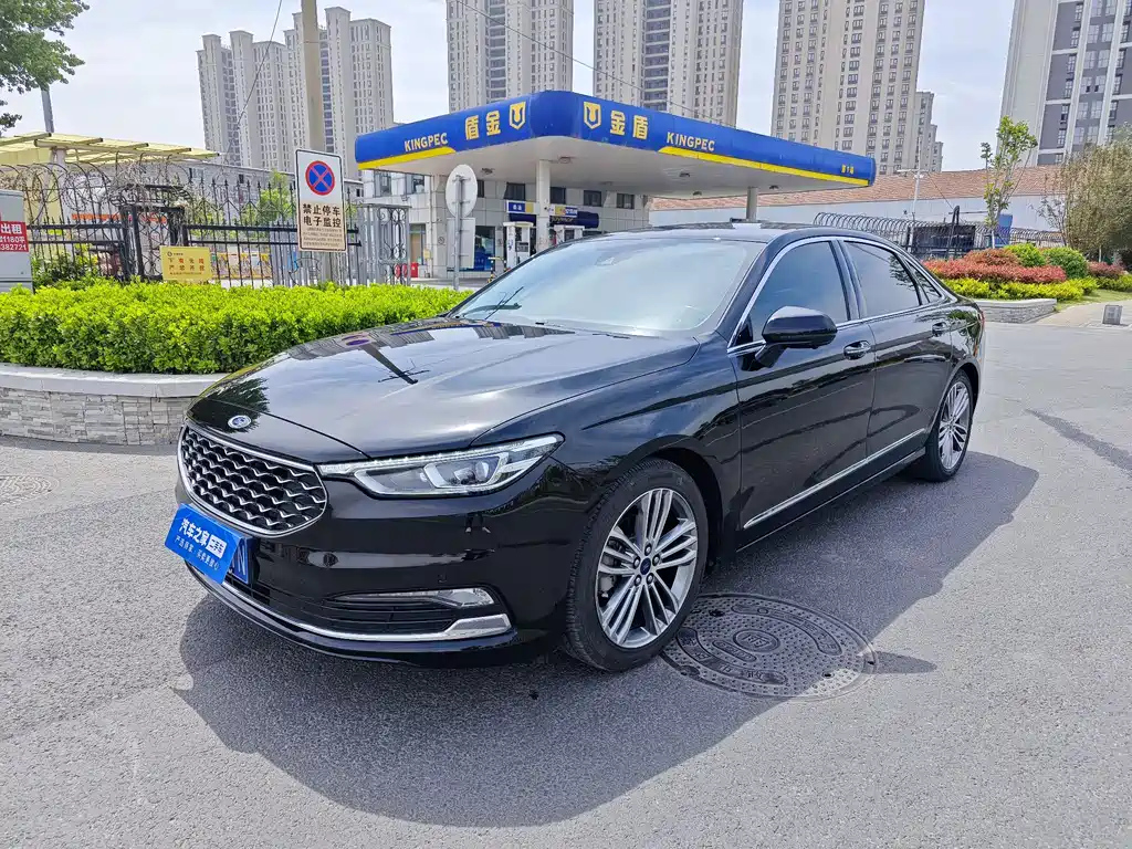 FORD TAURUS 2020