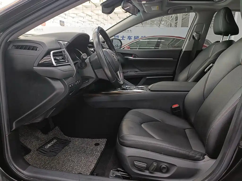 TOYOTA CAMRY 2020