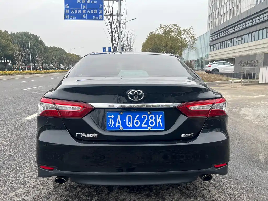 TOYOTA CAMRY 2019