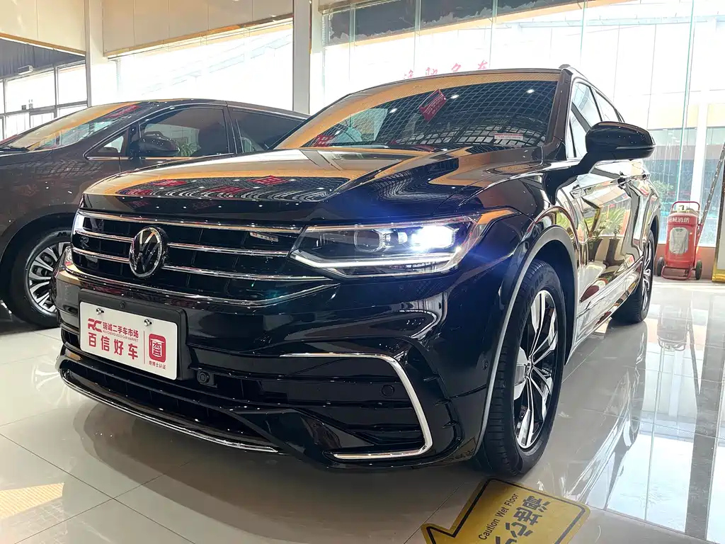VOLKSWAGEN TIGUAN L 2022