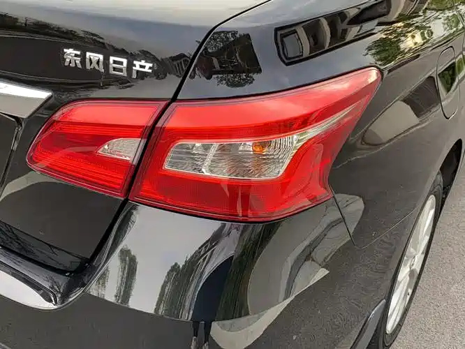 NISSAN SYLPHY 2020