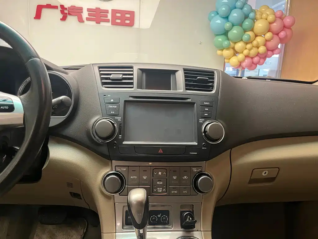TOYOTA HIGHLANDER 2012