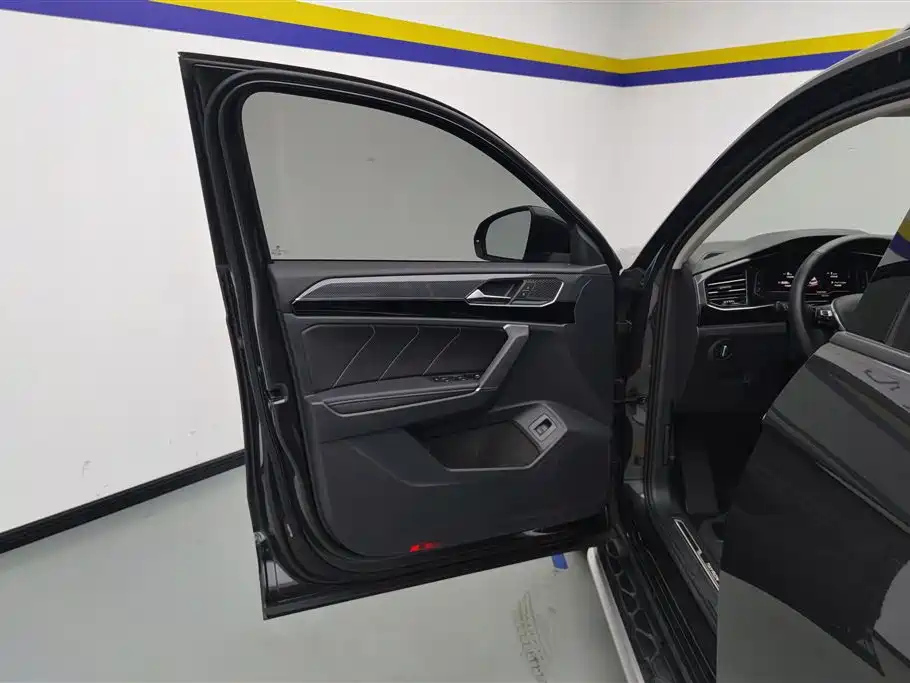 VOLKSWAGEN TAYRON 2020