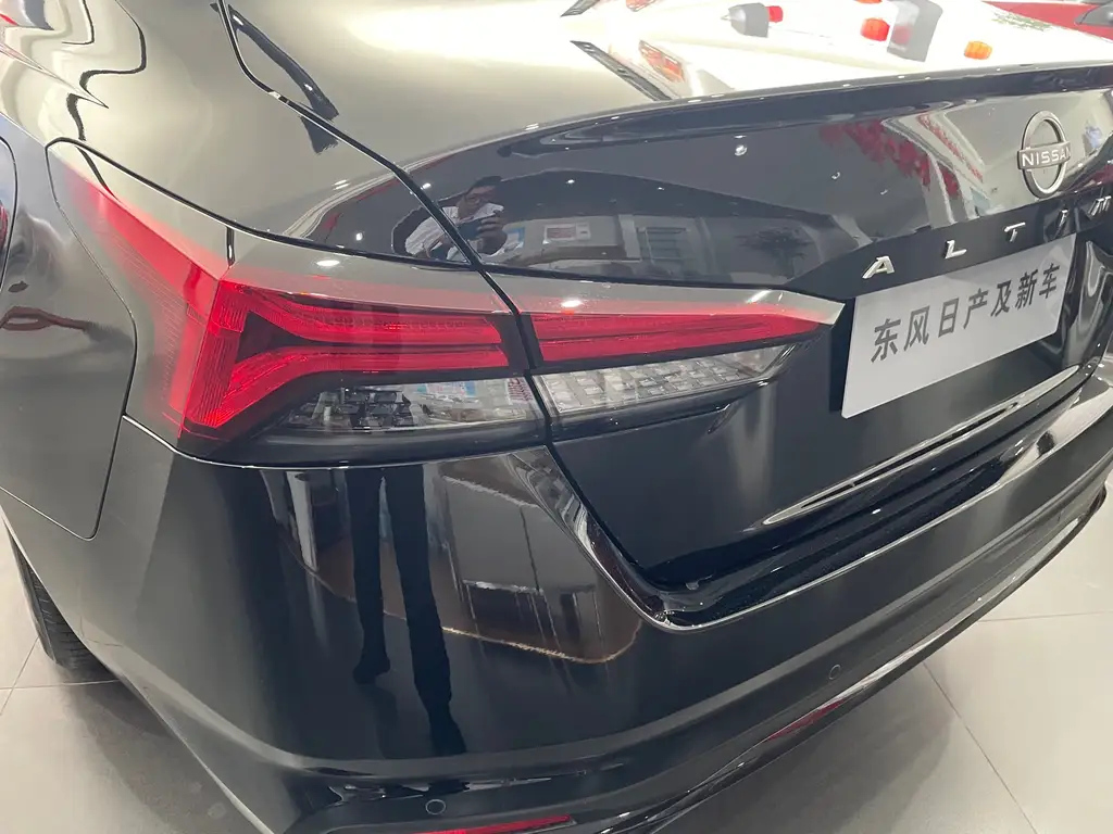 NISSAN TEANA 2024
