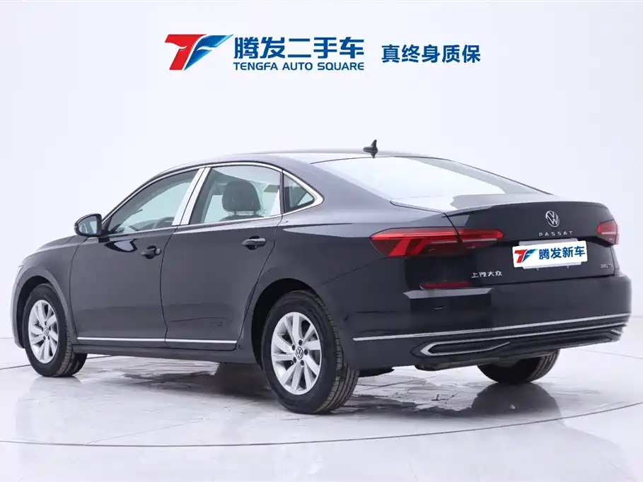 VOLKSWAGEN PASSAT 2024