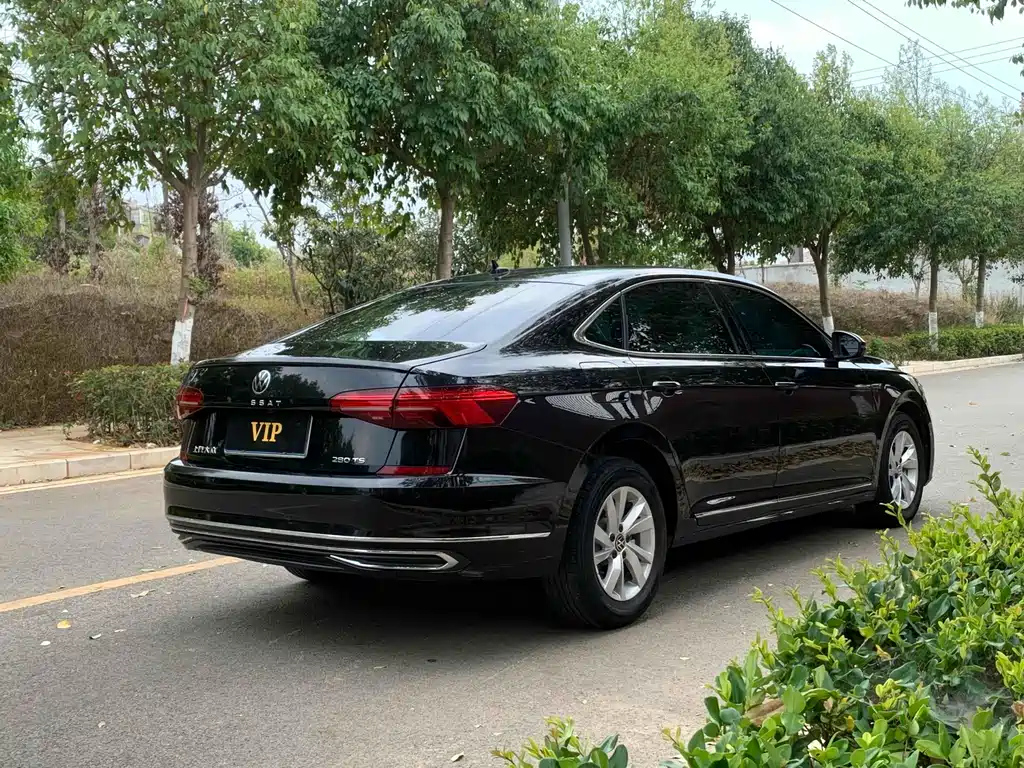 VOLKSWAGEN PASSAT 2021