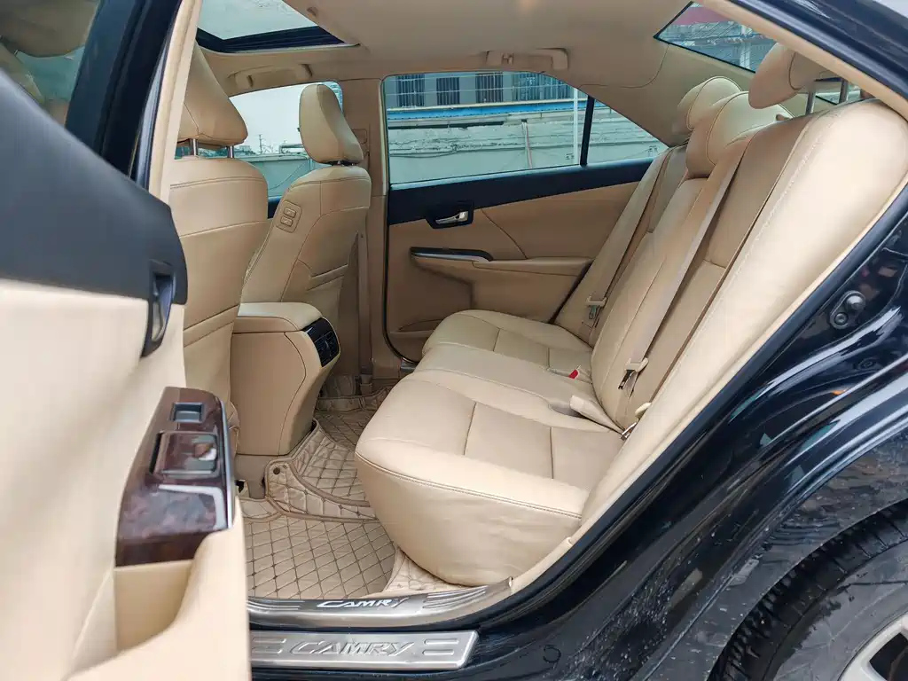 TOYOTA CAMRY 2015