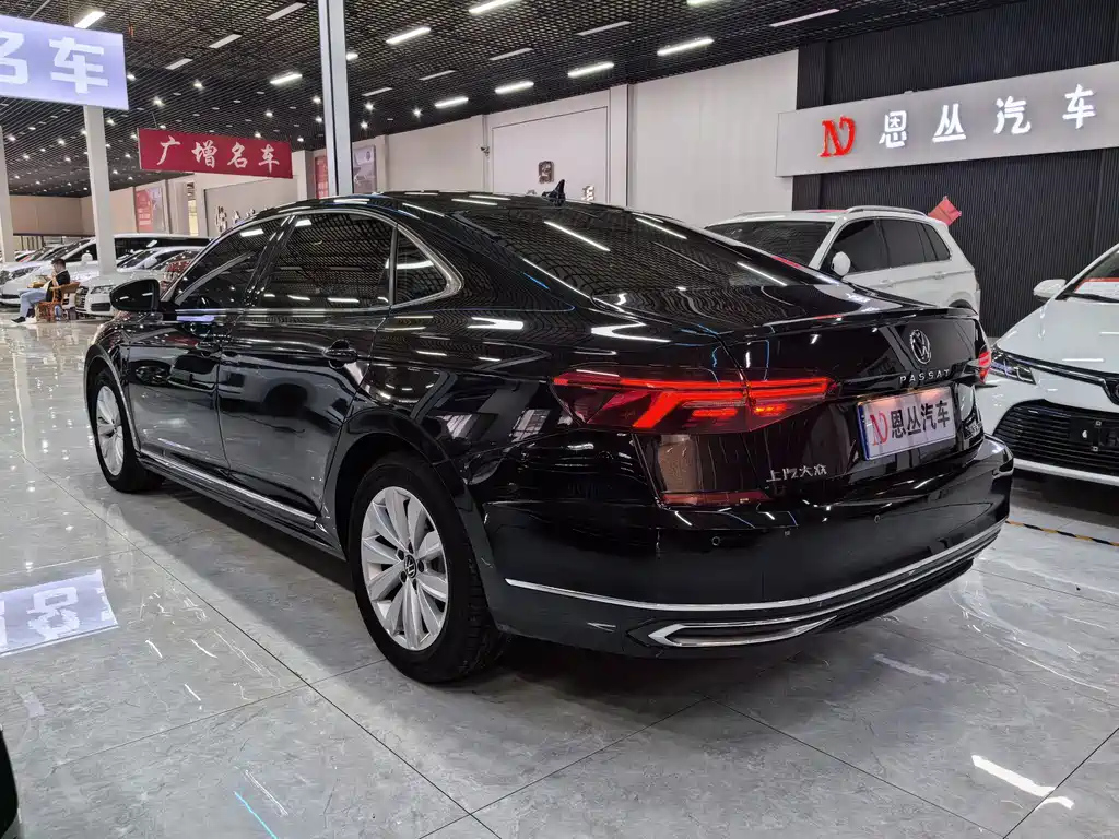 VOLKSWAGEN PASSAT 2021