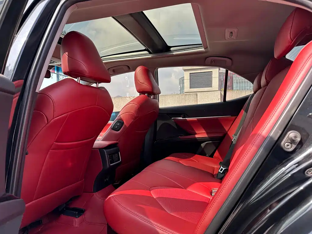 TOYOTA CAMRY 2021