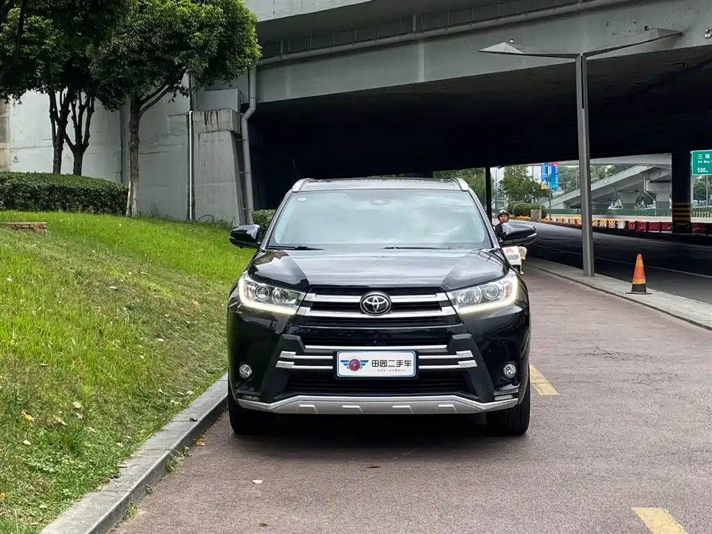 TOYOTA HIGHLANDER 2021