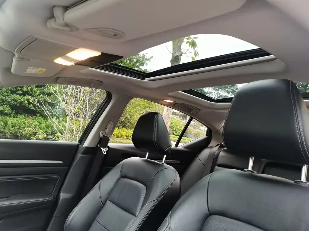 NISSAN TEANA 2019