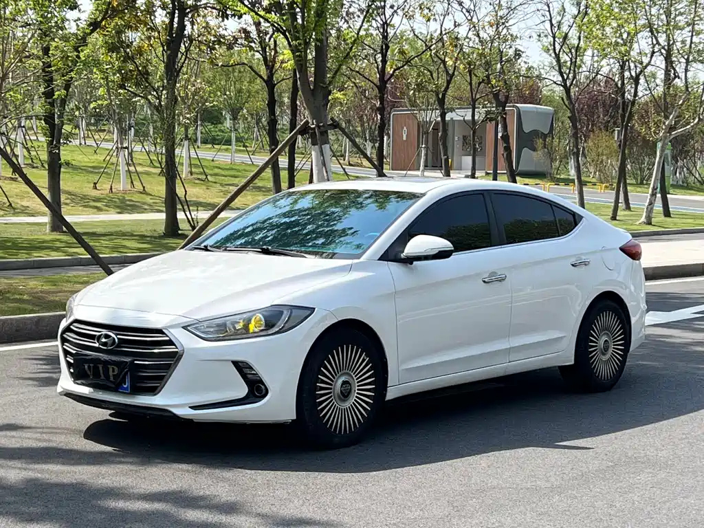 HYUNDAI ELANTRA 2016