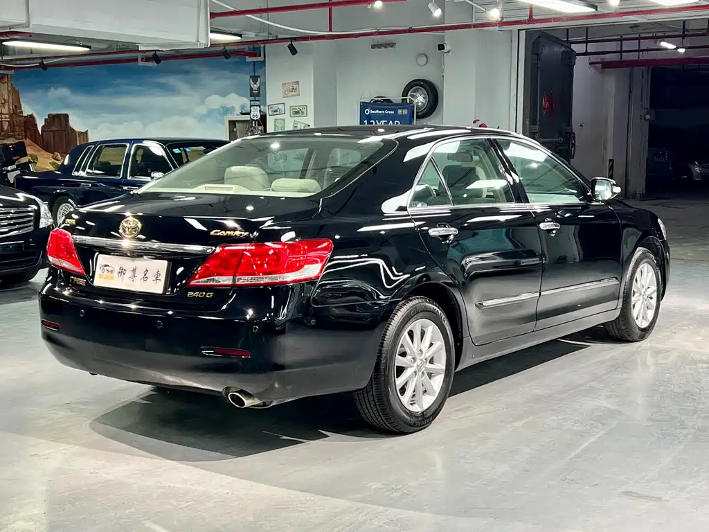 TOYOTA CAMRY 2011