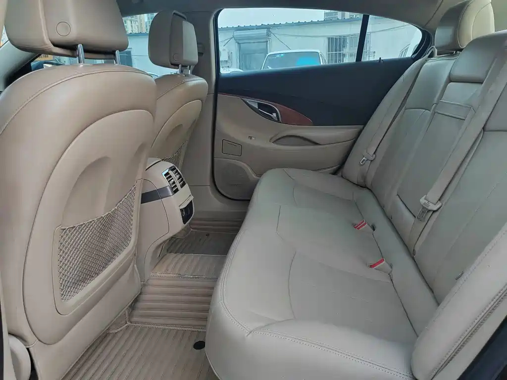 BUICK LACROSSE 2011