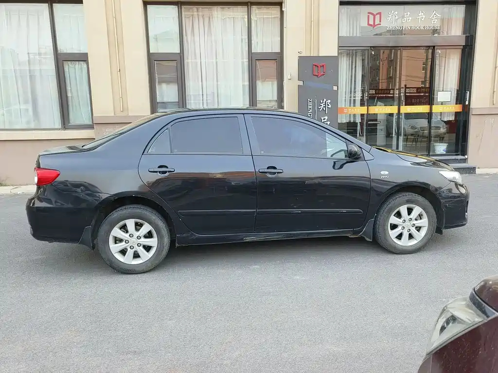 TOYOTA COROLLA 2010