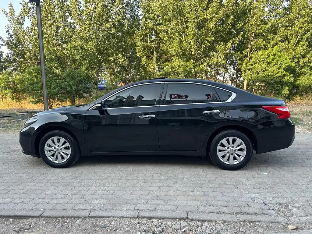 NISSAN TEANA 2016