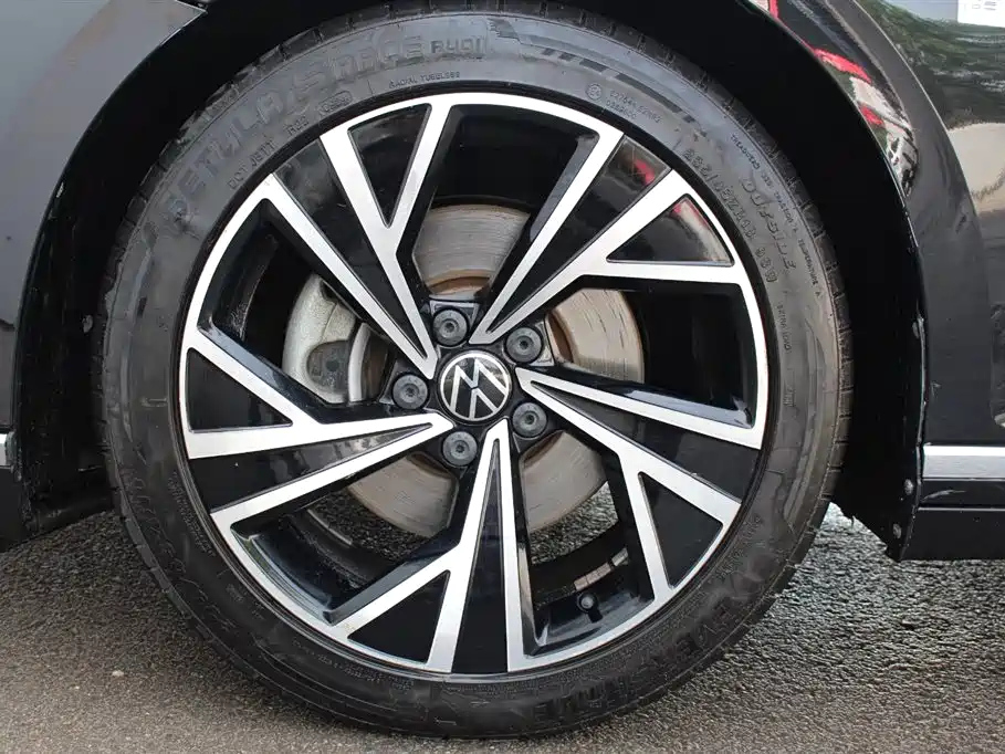 VOLKSWAGEN MAGOTAN 2022