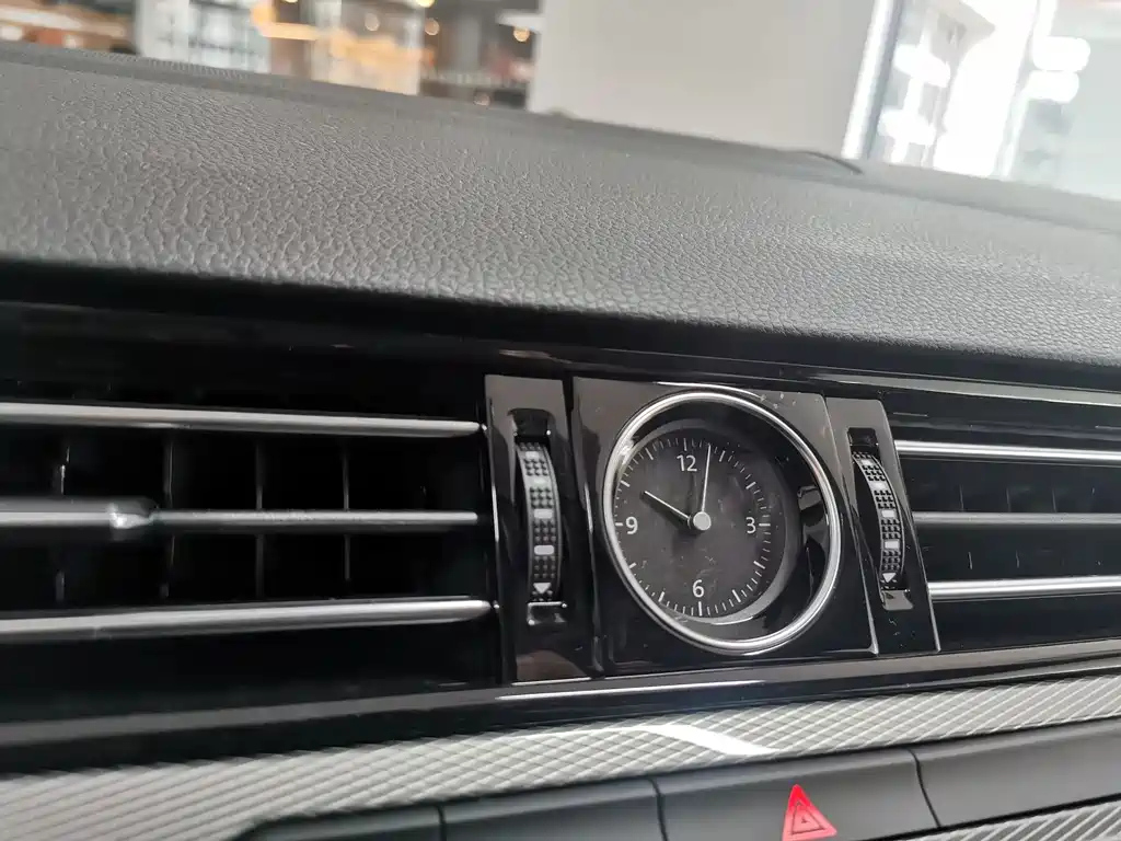 VOLKSWAGEN MAGOTAN 2024