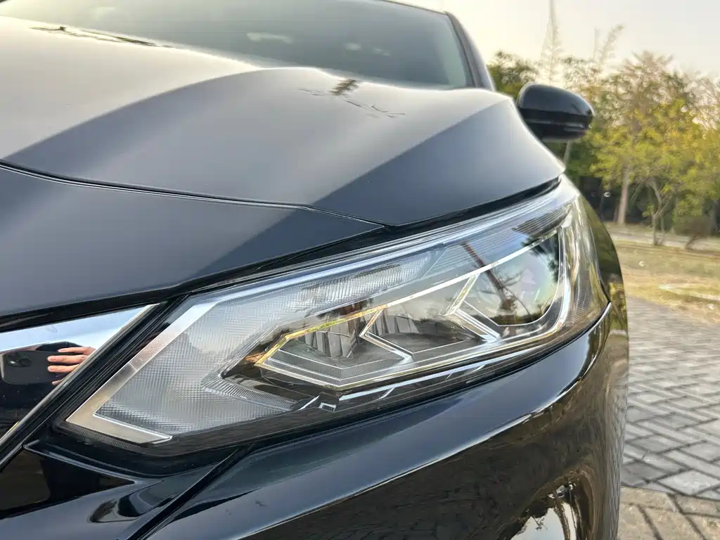 NISSAN TEANA 2022