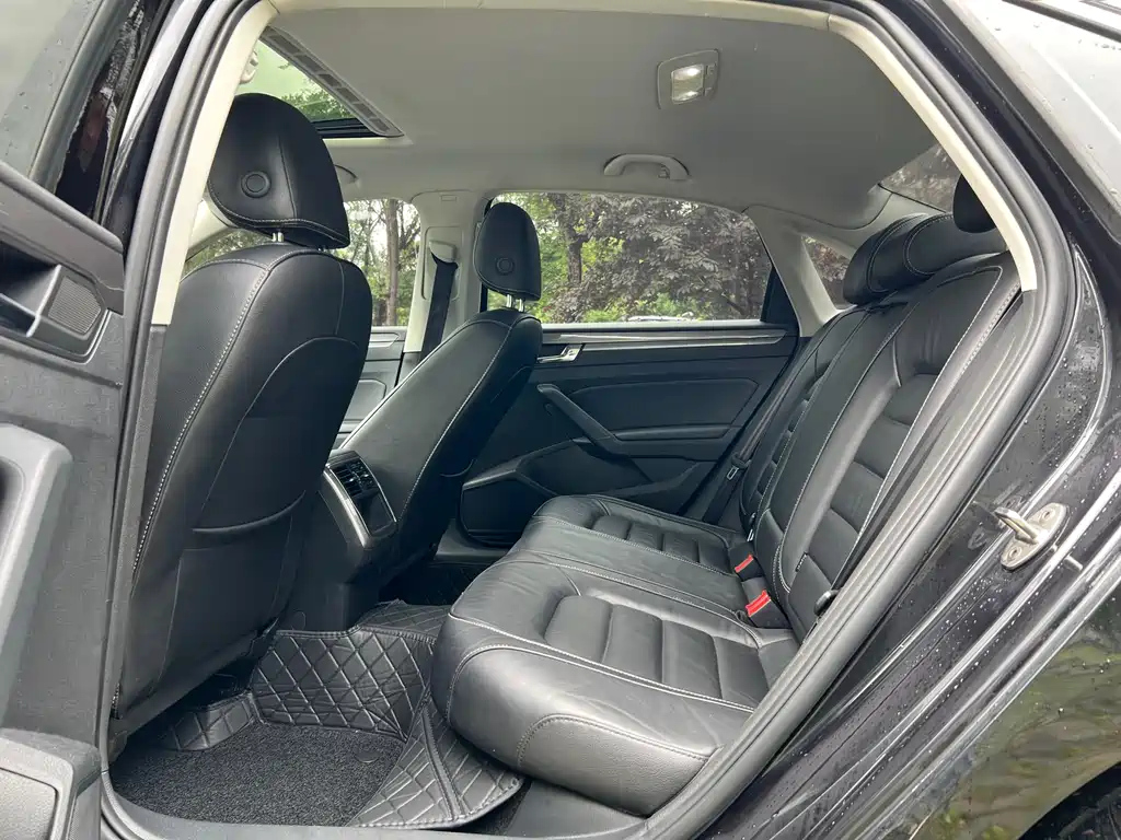 VOLKSWAGEN PASSAT 2019