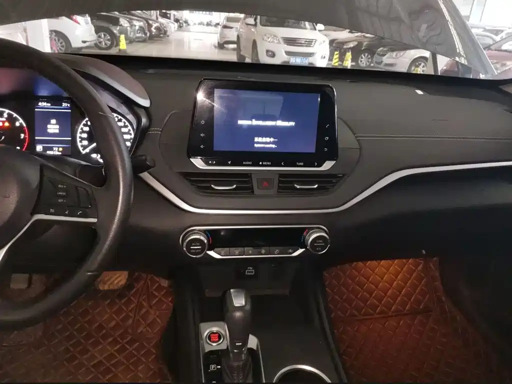 NISSAN TEANA 2020