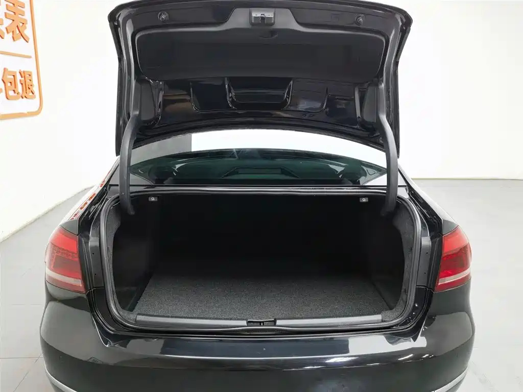 VOLKSWAGEN PASSAT 2014