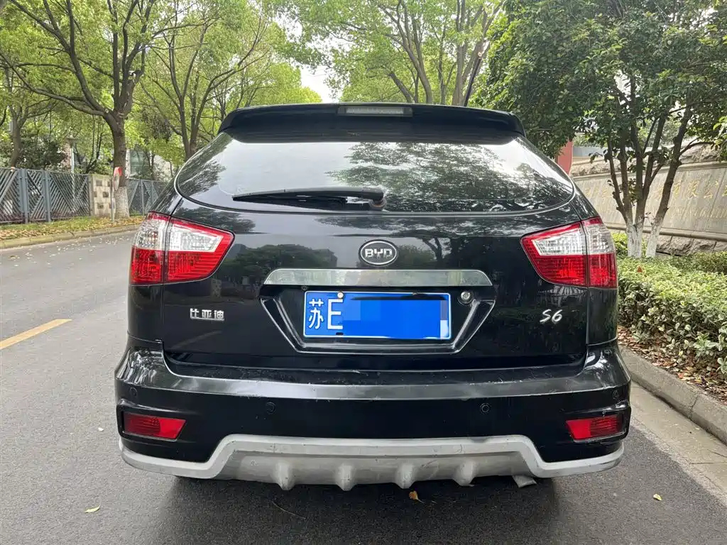 BYD S6 2012
