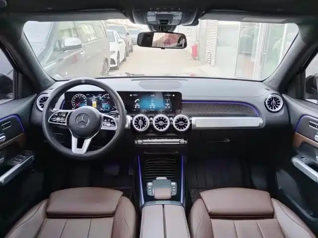 MERCEDES BENZ GLB 2023