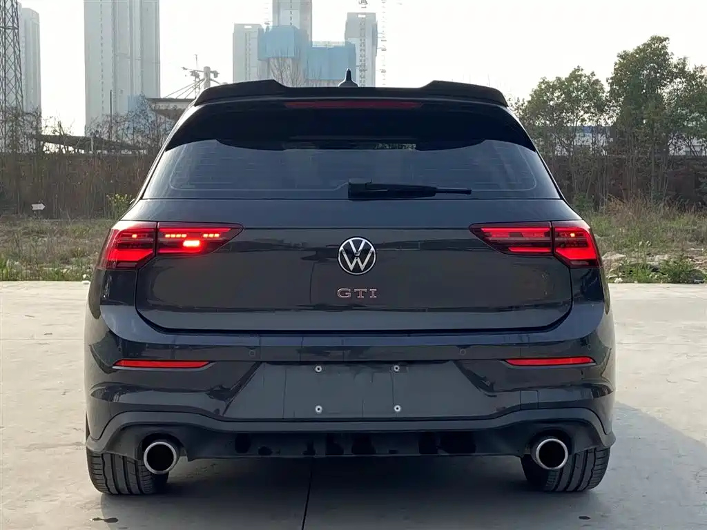 VOLKSWAGEN GOLF 2022