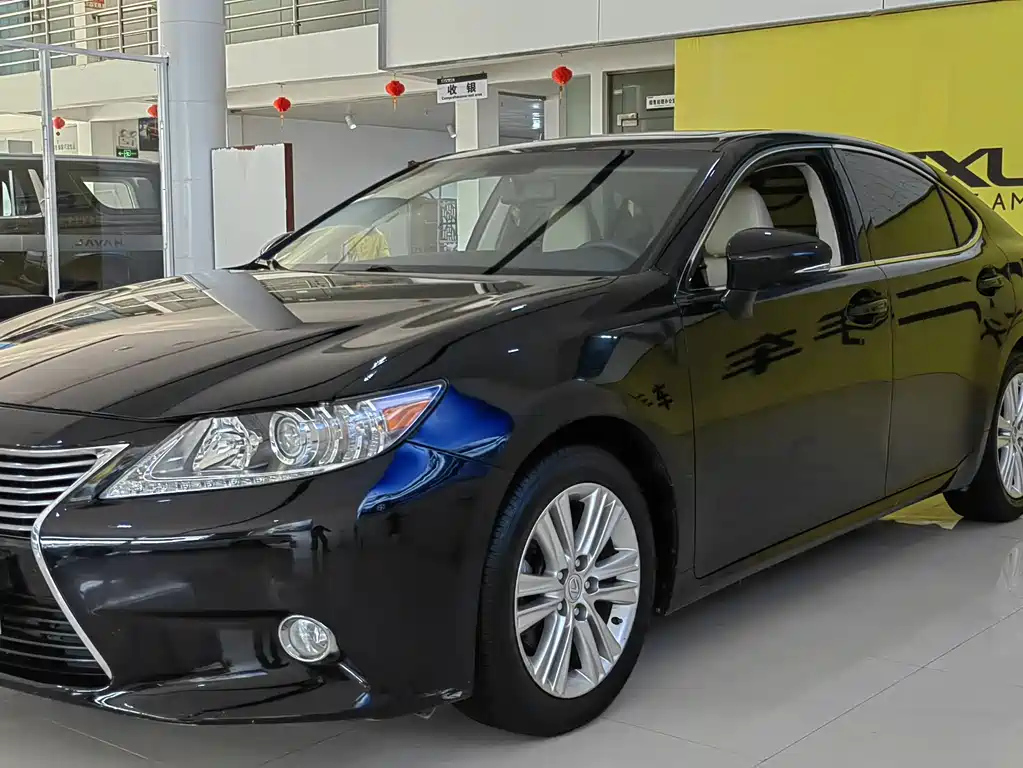 LEXUS ES 2014