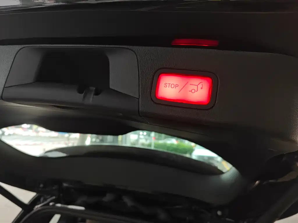 MERCEDES BENZ GLB 2023